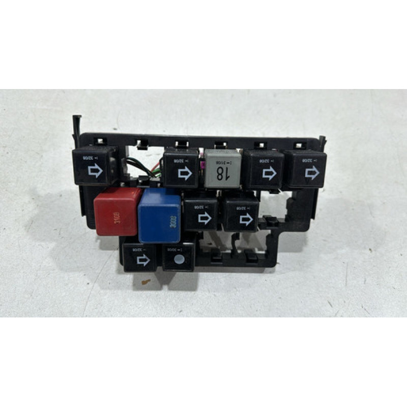 Porta Relé Volkswagen Fox Com Relés 6q0972595a Porta Relé Volkswagen Fox Com Relés 6q0972595a