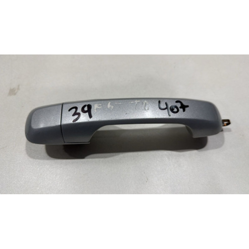 Maçaneta Externa Ford Fiesta Traseira Direita 05 A 12 Usado Maçaneta Externa Ford Fiesta Traseira Direita 05 A 12 Usado