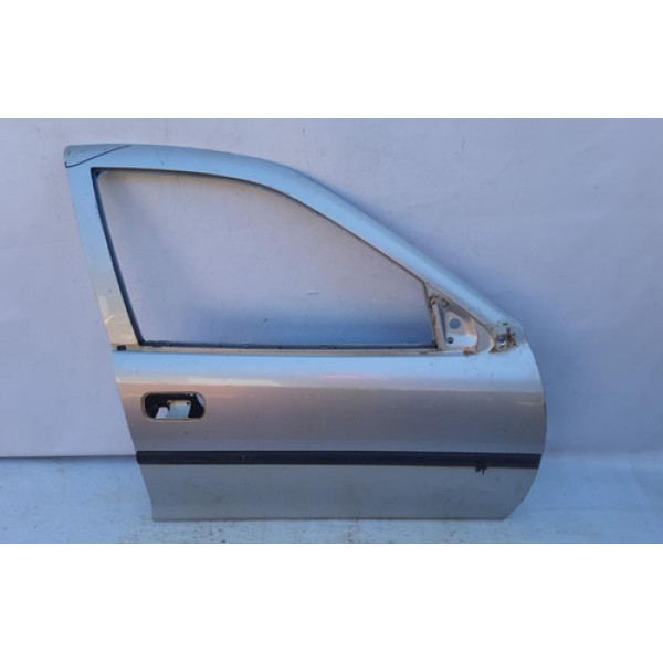 Porta Dianteira Vectra 1997 1998 1999 2001 2002 2005 Direita