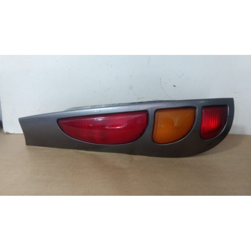 Lanterna Traseira Esquerda Marea Weekend 99/07 Lanterna Traseira Esquerda Marea Weekend 99/07