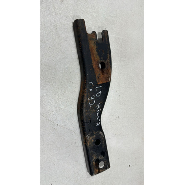 Guia Suporte Direito Parachoque Traseiro Hilux 2006/2015