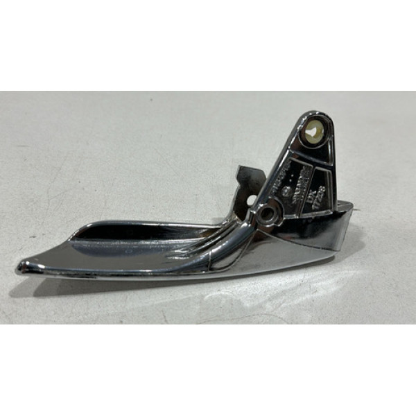 Maçaneta Interna Direito Linea Cromada 2008 À 12 Detalhe