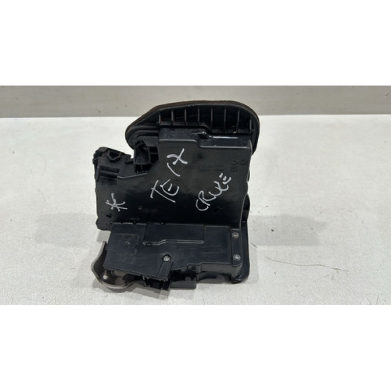 Fechadura Traseira Esquerda Cruze 2017 2018 2019 2020 2021 Fechadura Traseira Esquerda Cruze 2017 2018 2019 2020 2021