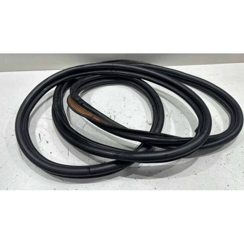 Borracha Porta Malas Renault Duster 2021 22 2023 Original Borracha Porta Malas Renault Duster 2021 22 2023 Original