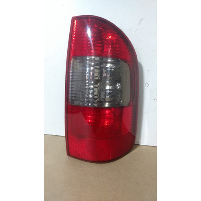 Lanterna Traseira Fume Direita S-10 2001/2008 93294676 Lanterna Traseira Fume Direita S-10 2001/2008 93294676