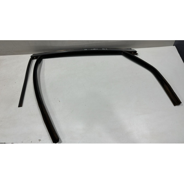 Guia Canaleta Vidro Traseiro Esquerdo Fusion 2013 Á 2017