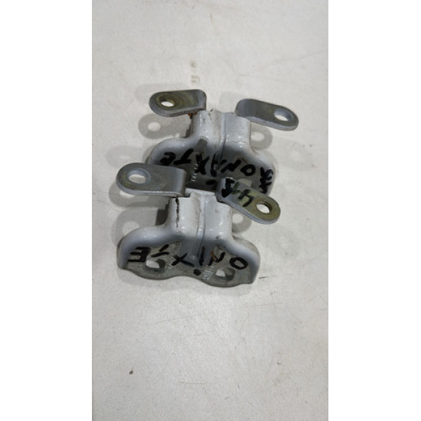 Dobradiça Porta Traseira Esquerda Chevrolet Onix 2013/2019