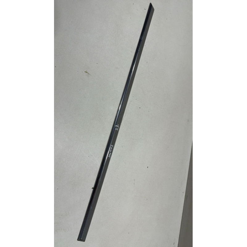 Friso Porta Traseira Esquerdo Passat 2006 Á 2010 Usado Friso Porta Traseira Esquerdo Passat 2006 Á 2010 Usado