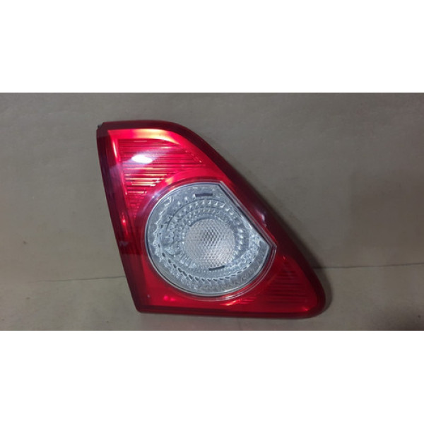 Lanterna Tampa  Esquerdo Corolla 2009/2011 Detalhe