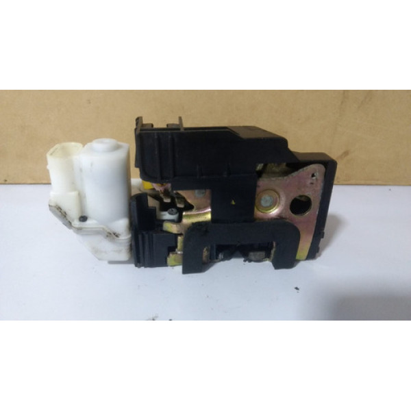 Fechadura Fiesta  Dianteiro Direito 3 Pinos 03 A 12