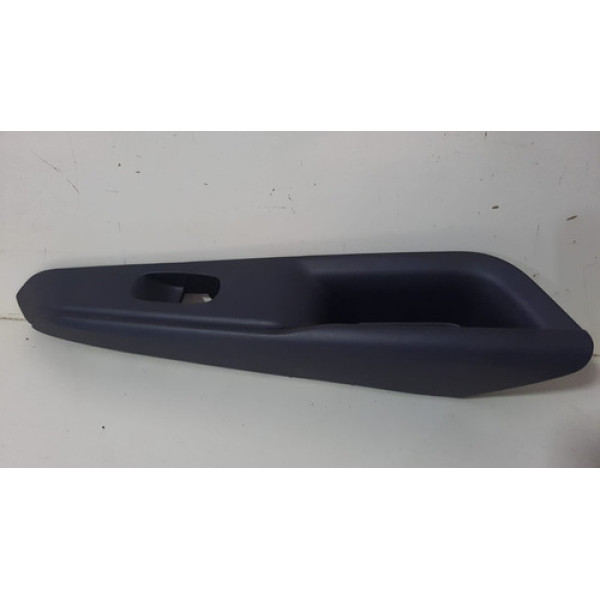 Moldura Botão Puxador Porta Tras. Direita Kicks 2016/2021