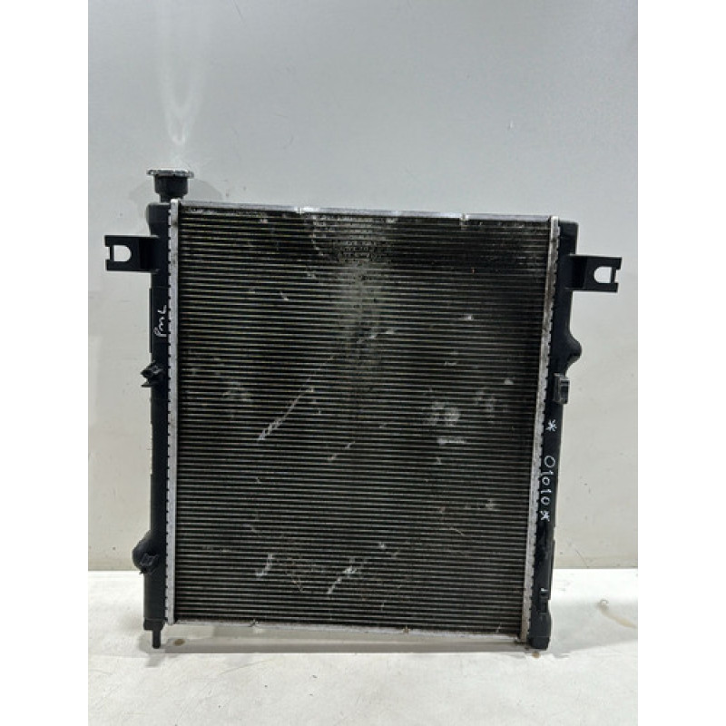 Radiador 55037t905ad Jeep Cherokee 3.7 V6 2012 Radiador 55037t905ad Jeep Cherokee 3.7 V6 2012