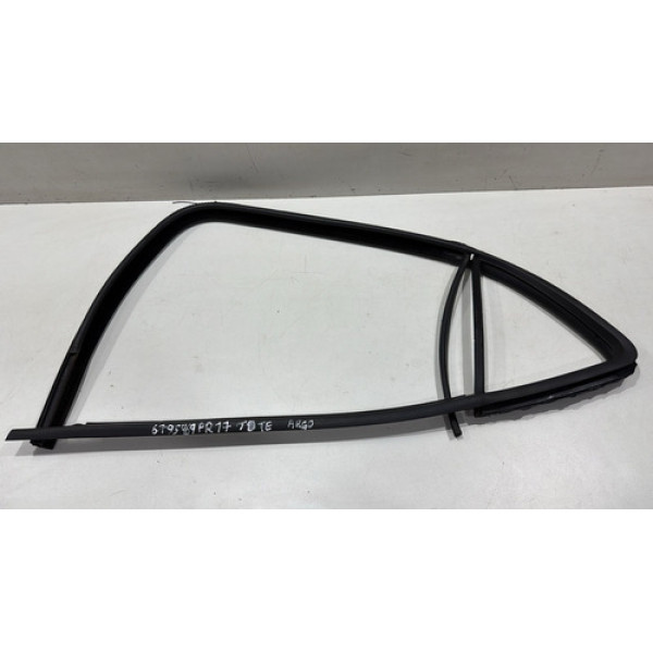 Canaleta Com Pestana Da Porta Traseira Esquerda Fiat Argo.