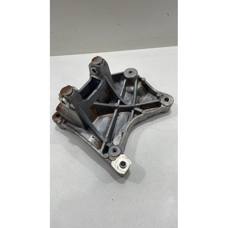 Suporte Compressor Fiat Toro 1.8 2018 2020 Original Usado! Suporte Compressor Fiat Toro 1.8 2018 2020 Original Usado!