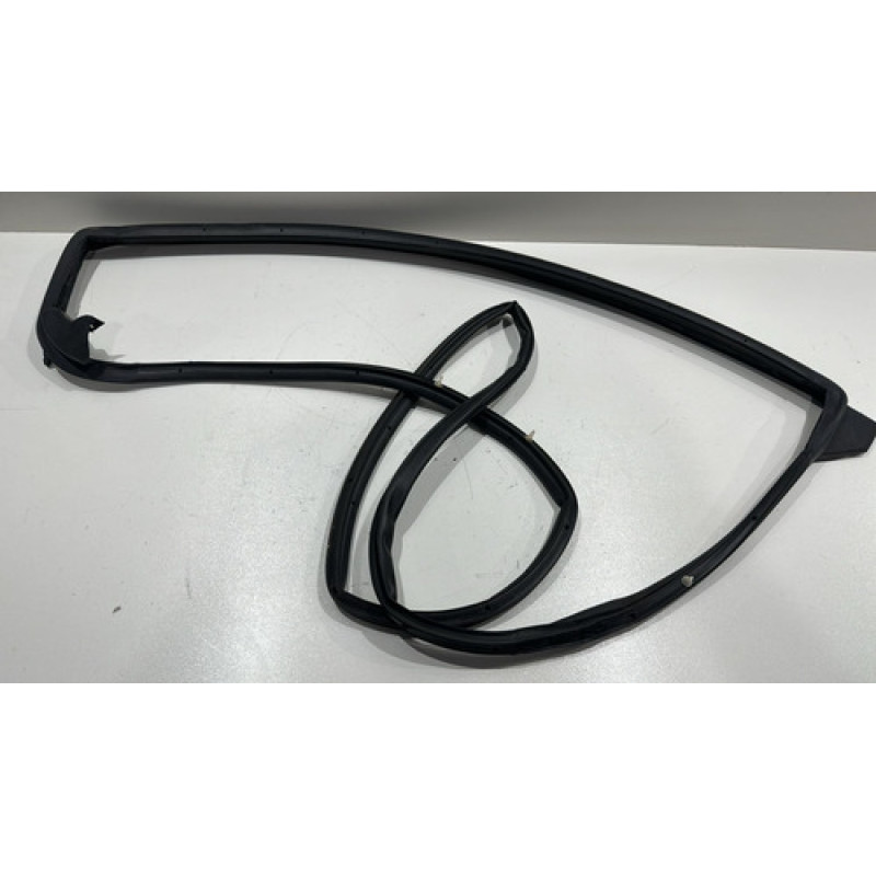 Borracha Guarnição Porta Traseira Esquerda Corolla 2020/23 Borracha Guarnição Porta Traseira Esquerda Corolla 2020/23