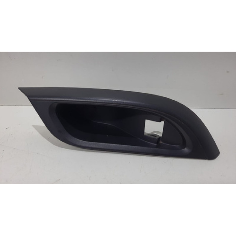 Moldura Botão Vidro Elétrico Traseiro Direito Cruze 17 Á 23 Moldura Botão Vidro Elétrico Traseiro Direito Cruze 17 Á 23