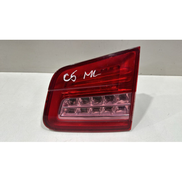 Lanterna Tampa Traseira Direita Citroen C5 2010 2011 Sedan