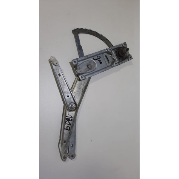 Maquina Vidro Manual Dianteir Direita Celta Prisma 07 A 2014