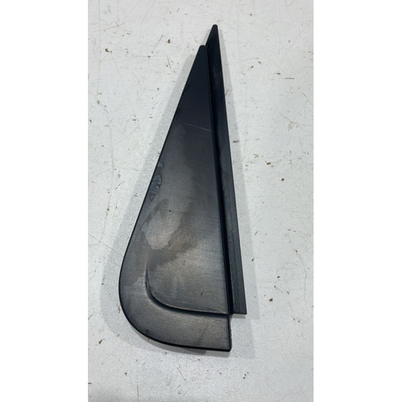 Moldura Externa Porta Traseira Direita Duster 2011 Á 2019 Moldura Externa Porta Traseira Direita Duster 2011 Á 2019