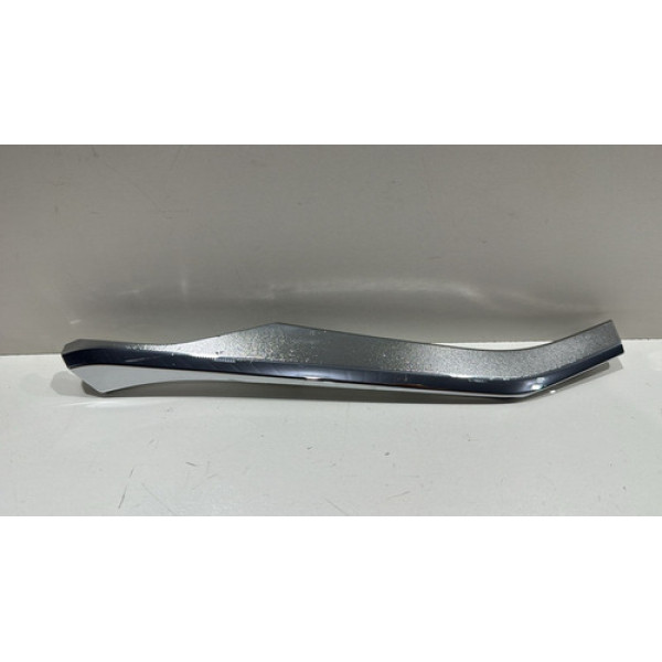 Friso Cromado Moldura Lanterna Tampa Direita Corolla 2021/23