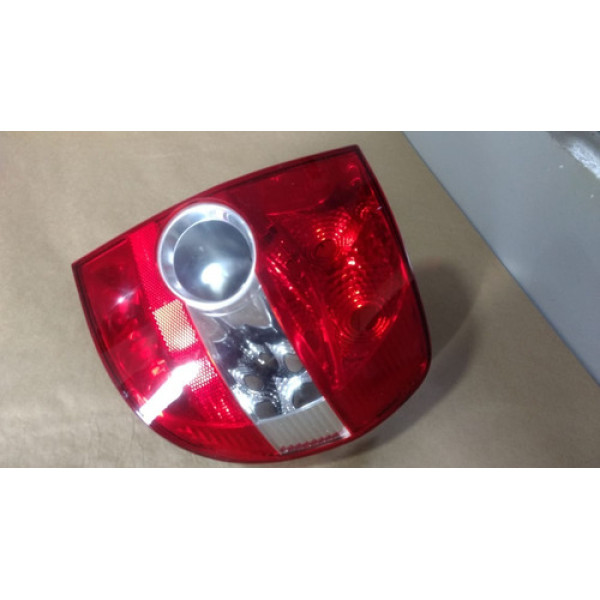 Lanterna Fox  2003 04 05 06 07 08 2009 Direito