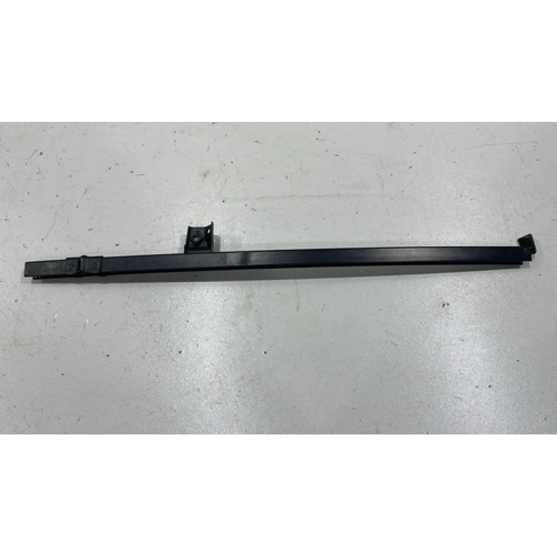 Guia Canaleta Vidro Traseiro Direito Creta 2017/2020 Guia Canaleta Vidro Traseiro Direito Creta 2017/2020