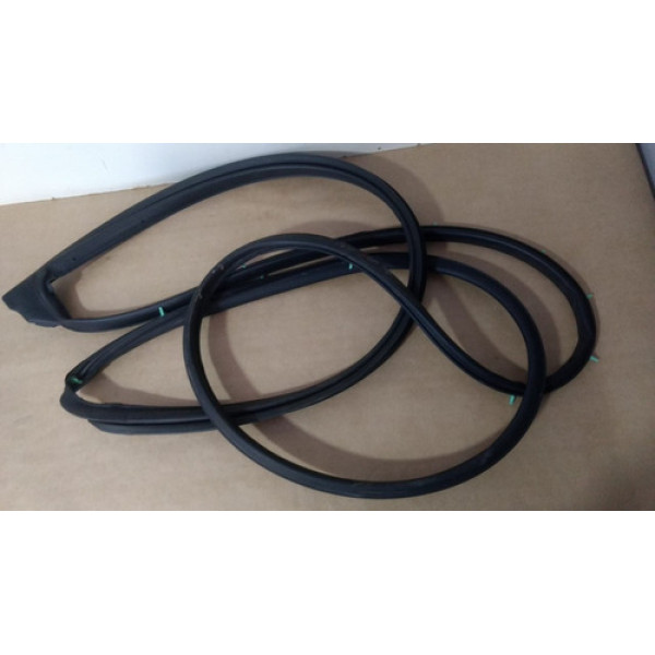 Borracha Da Porta Traseira Direita Corolla 2015/2019