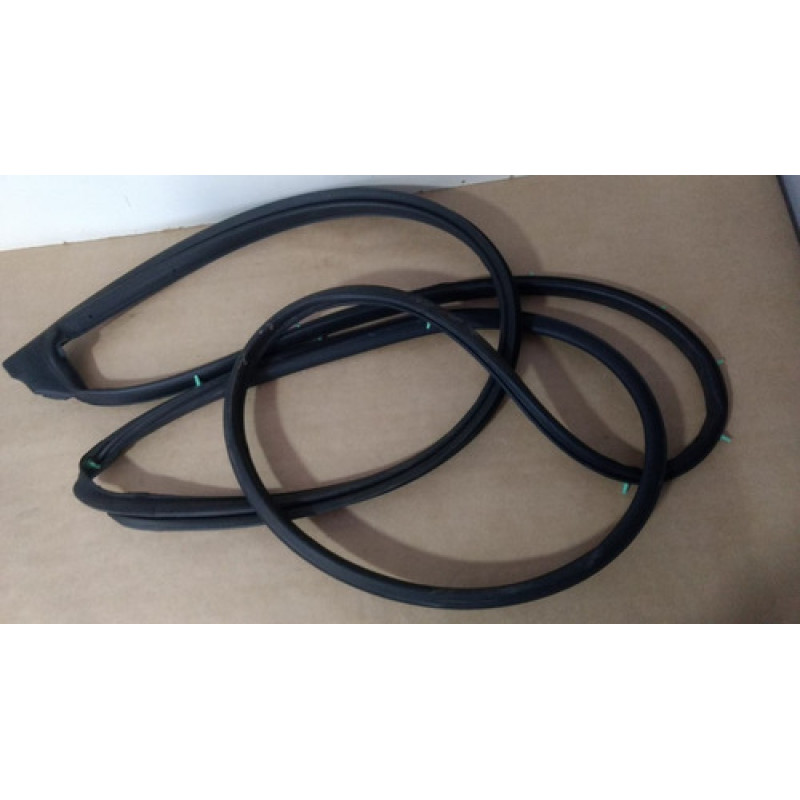 Borracha Da Porta Traseira Direita Corolla 2015/2019 Borracha Da Porta Traseira Direita Corolla 2015/2019