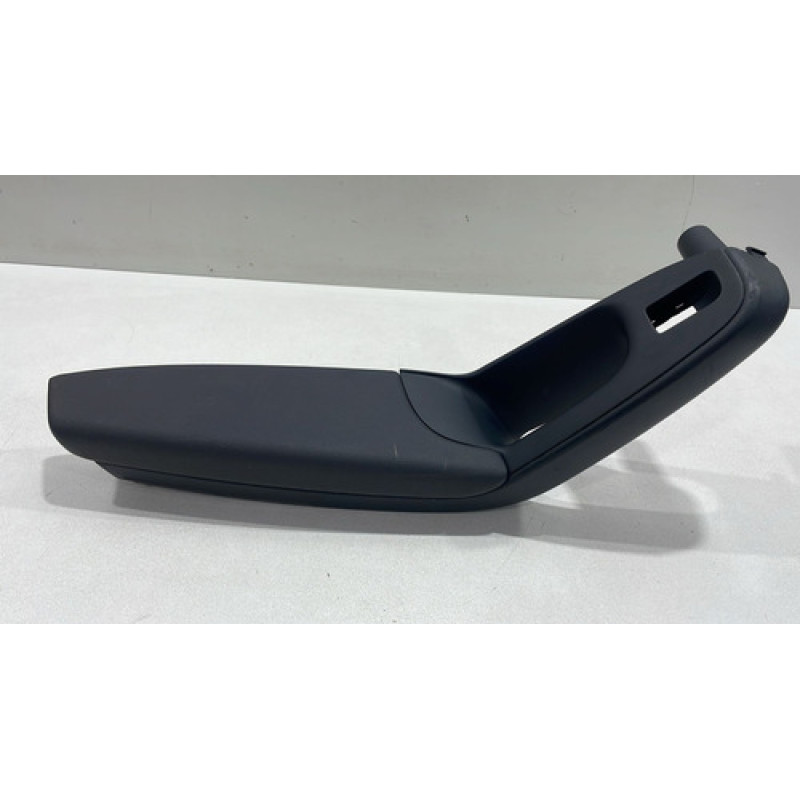 Apoio De Braço Traseiro Esquerdo Audi A4 2013 Á 2015 Usado Apoio De Braço Traseiro Esquerdo Audi A4 2013 Á 2015 Usado