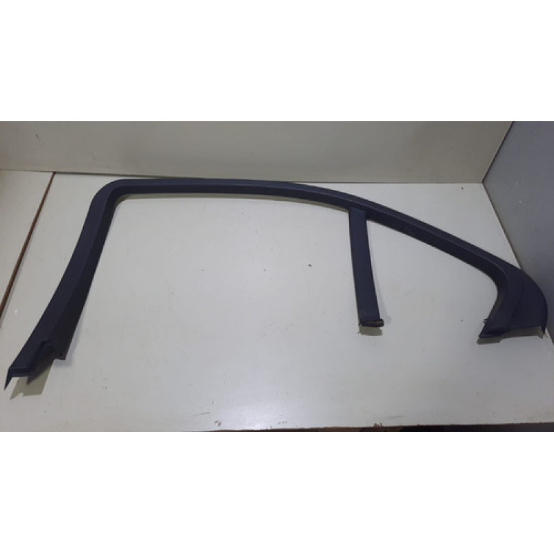 Moldura Guarnição Porta Traseira Direita C180 C200 2011 Moldura Guarnição Porta Traseira Direita C180 C200 2011