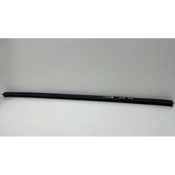 Borracha Inferior Porta Dianteira Esquerda Honda Hrv 2015/20