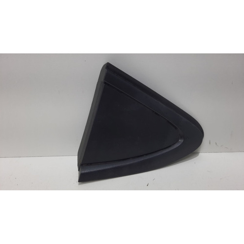 Acabamento Externo Porta Traseira Esquerdo Cruze Sedan 17/22 Acabamento Externo Porta Traseira Esquerdo Cruze Sedan 17/22