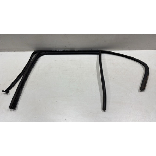 Canaleta Vidro Porta Traseira Esquerda Bmw 120i 2015 2016