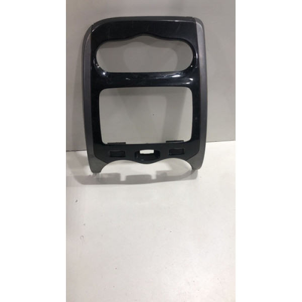 Moldura Rádio Central Painel Sandero 2011 2012 2013 2014