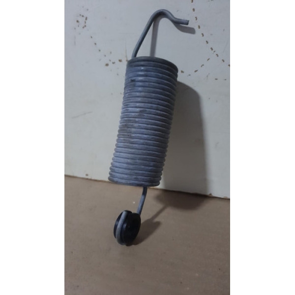 Mola Tampa Traseira Porta Mala Jetta 2011/2016