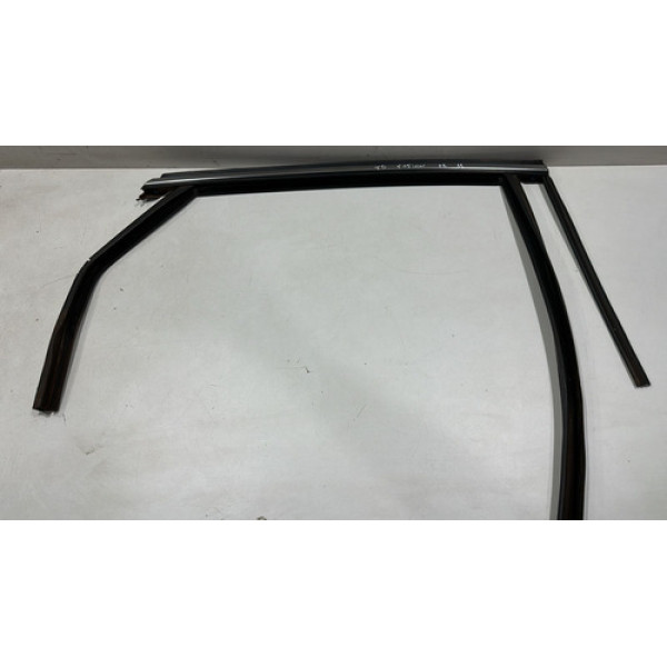 Canaleta Vidro Porta Traseira Direita Fusion 2013/2019 Croma