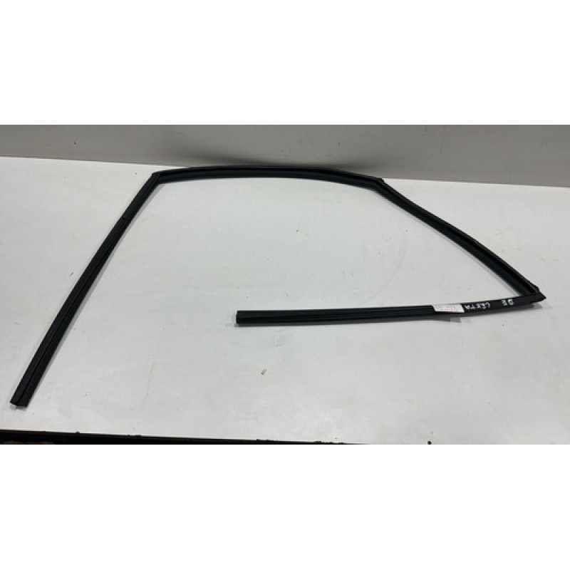 Borracha Canaleta Vidro Dianteira Esquerda Creta 2017 18 19 Borracha Canaleta Vidro Dianteira Esquerda Creta 2017 18 19