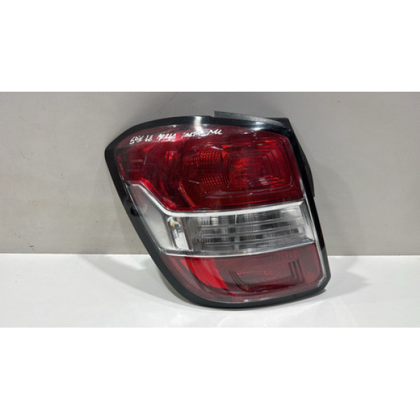 Lanterna Traseira Esquerda Gm Spin 2017 Borda Preta Original