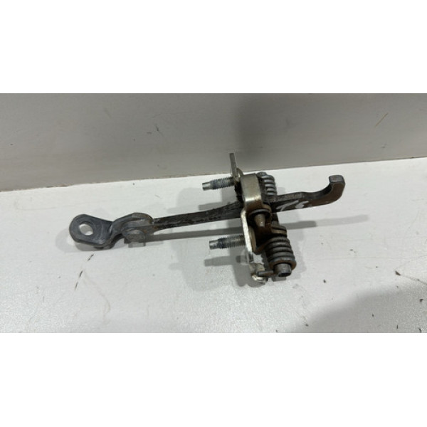 Limitador Porta Traseira Esquerda Duster 2015 Á 2019