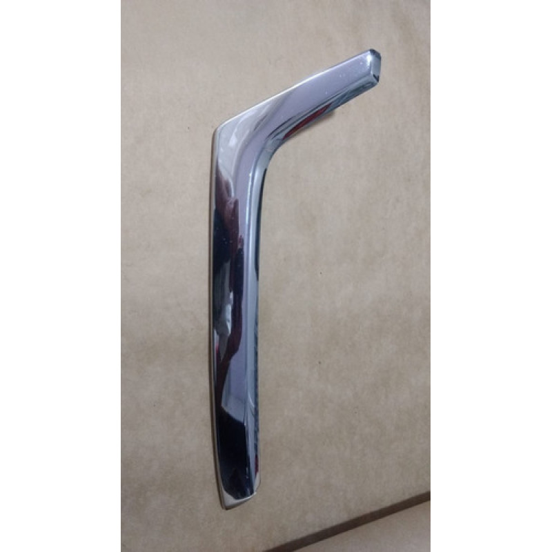 Friso Esquerdo Inferior Grade Parachoque Pajero Dakar 14/16 Friso Esquerdo Inferior Grade Parachoque Pajero Dakar 14/16