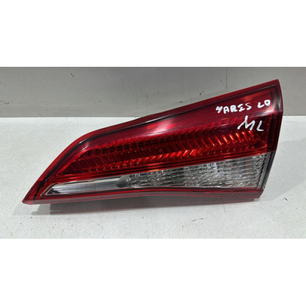 Lanterna Direita Tampa Toyota Yaris Sedan 18/21