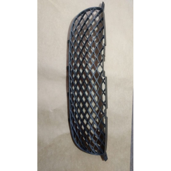 Grade Acabamento Radiador Parachoque Corsa Classic 11/14