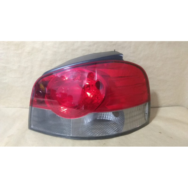 Lanterna Traseira Palio G4 2008 2009 2010 2011 Fume Direita Lanterna Traseira Palio G4 2008 2009 2010 2011 Fume Direita