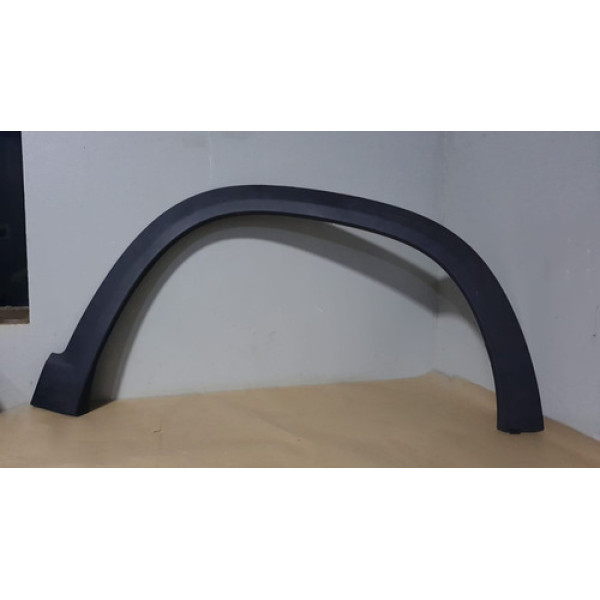 Moldura Paralama Dianteiro Direito Tracker 2021 2022