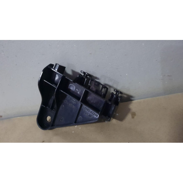 Guia Suporte Direito Do Parachoque Traseiro Corolla 2015 /19