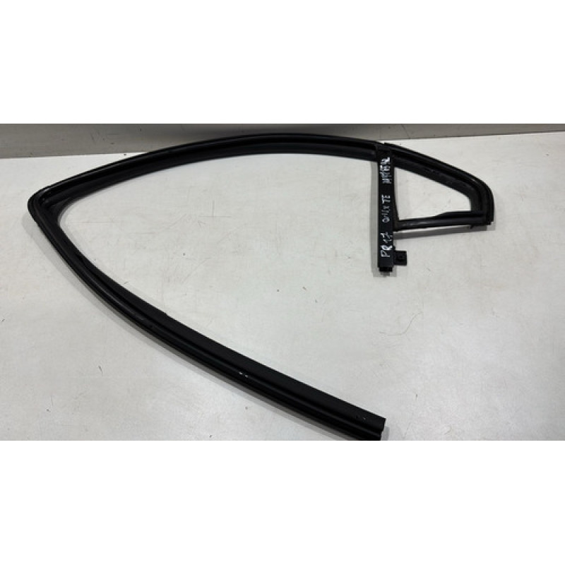 Canaleta Vidro Porta Traseira Esquerda Onix 2013 A 2019 Canaleta Vidro Porta Traseira Esquerda Onix 2013 A 2019