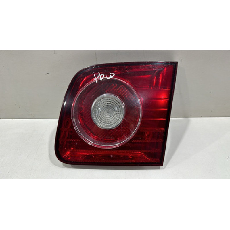 Lanterna Tampa Direita Polo Sedan 2009 Á 2012 Original Lanterna Tampa Direita Polo Sedan 2009 Á 2012 Original