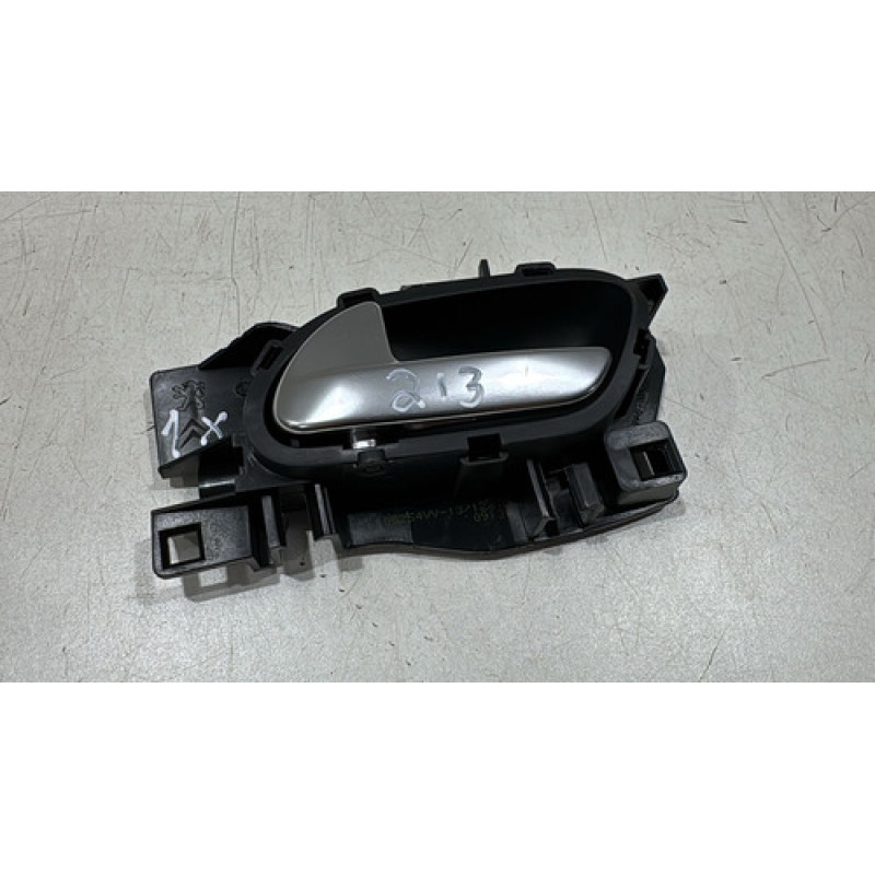 Maçaneta Interna Prata Lado Esquerdo Peugeot 208 2008 3008 Maçaneta Interna Prata Lado Esquerdo Peugeot 208 2008 3008
