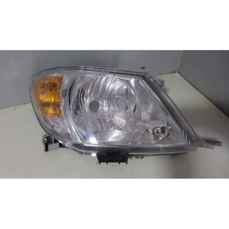 Farol Hilux Srv 2005 2006 2007 2008 Direito Marca Tyc Farol Hilux Srv 2005 2006 2007 2008 Direito Marca Tyc