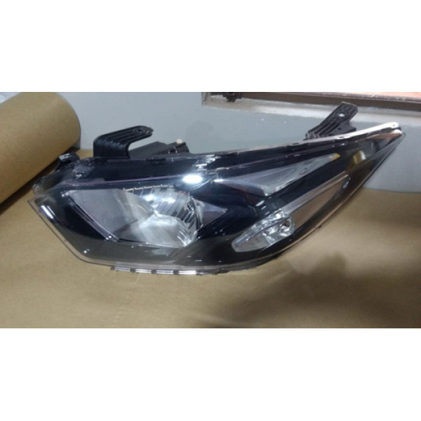 Farol Esquerdo Máscara Negra Sem Led Onix Prisma 2018 2019